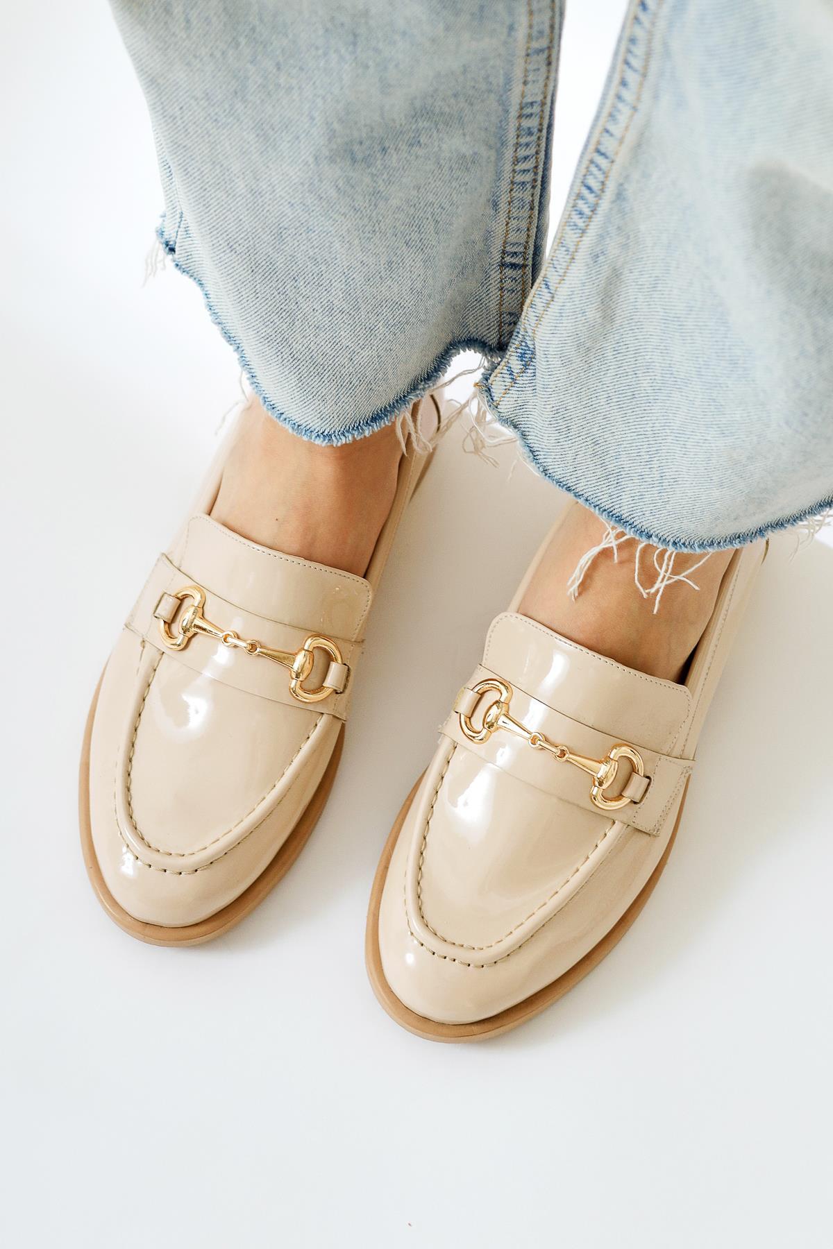 Lise Lott Ten Patent Leather Buckle Detailed Casual Shoes