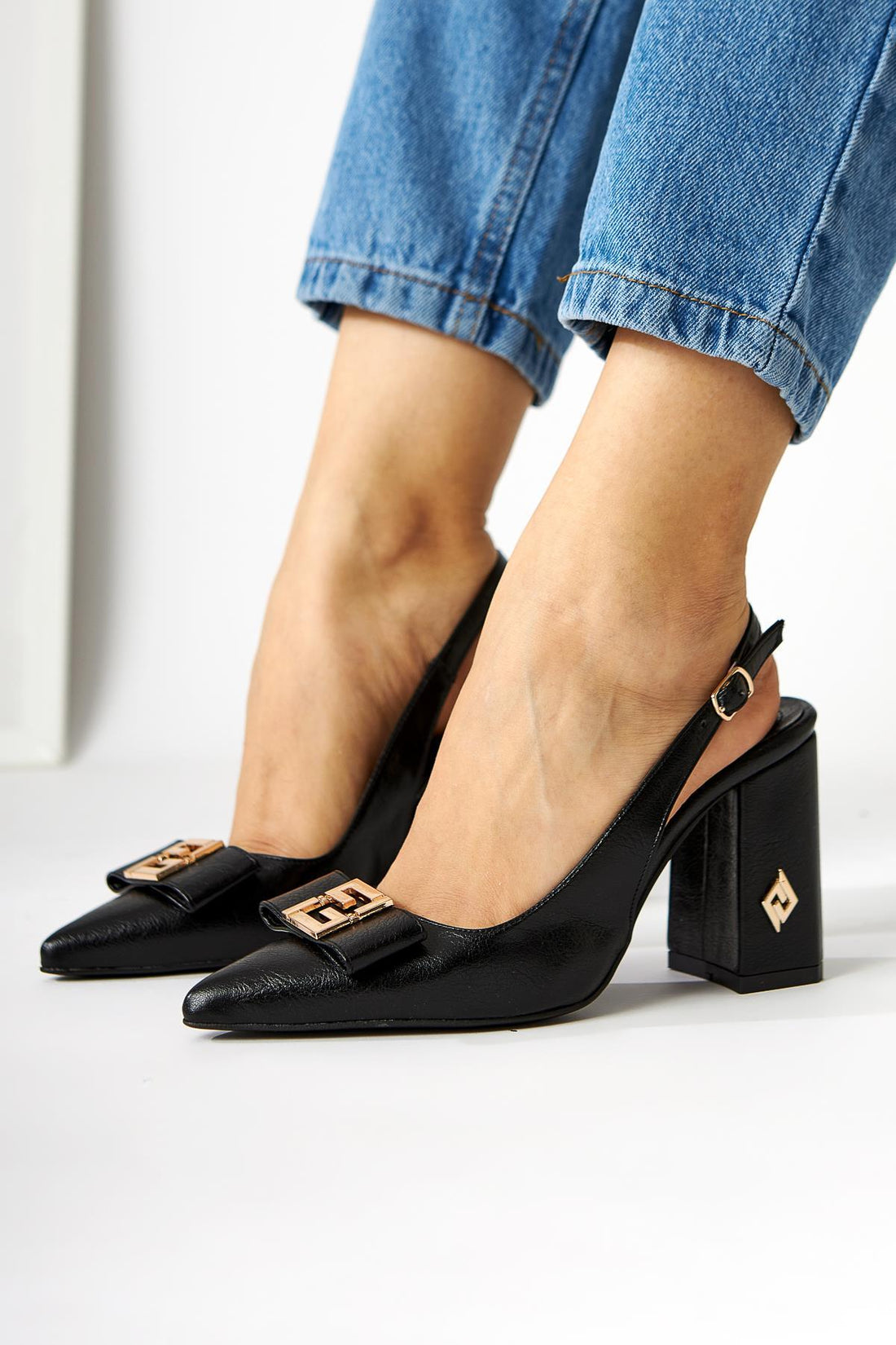 Yupin Black Metal Detailed Closed Toe Heeled Women's Shoes