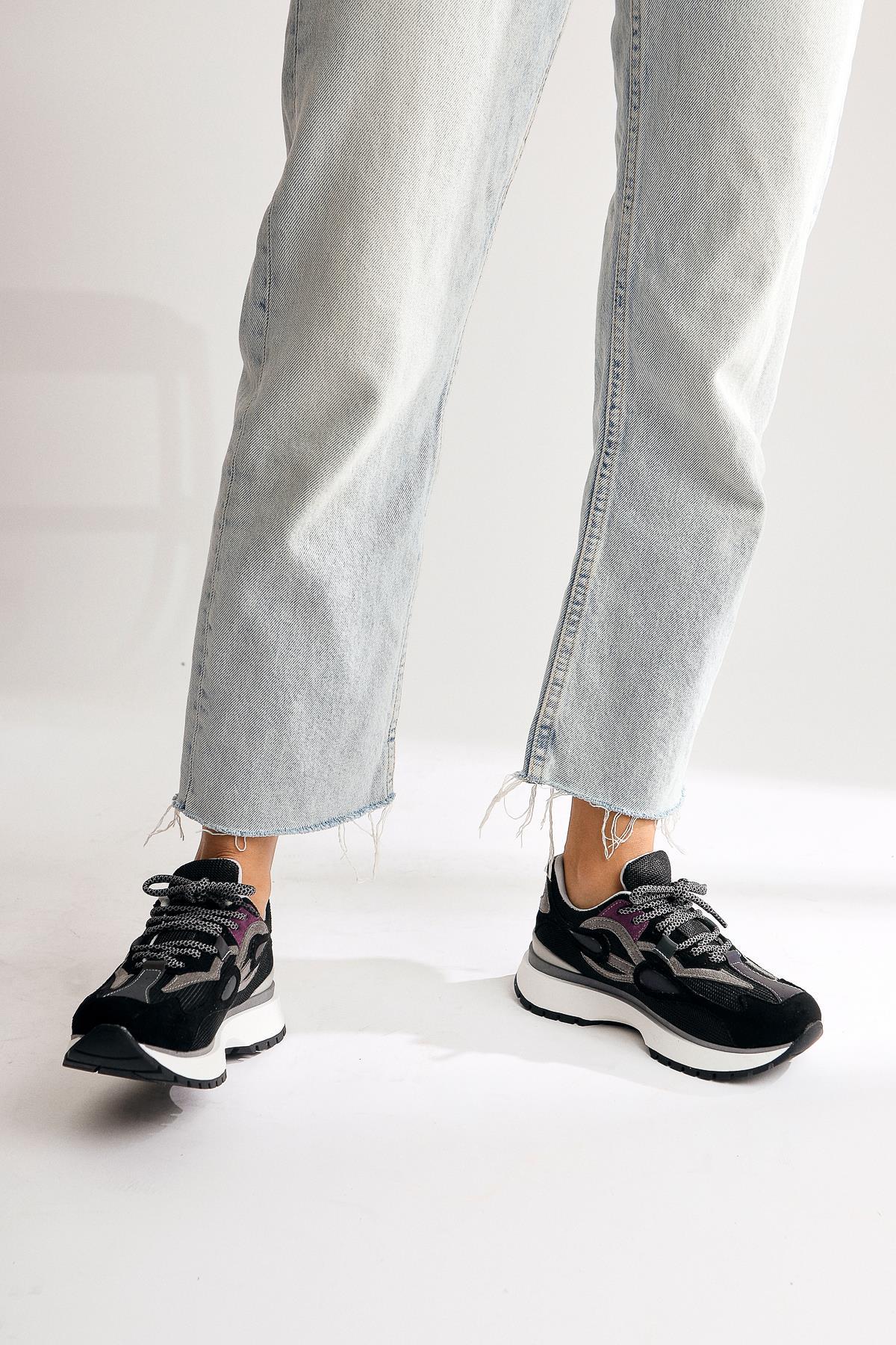 Gerdh Schwarzer Strick-Wildleder Sneaker