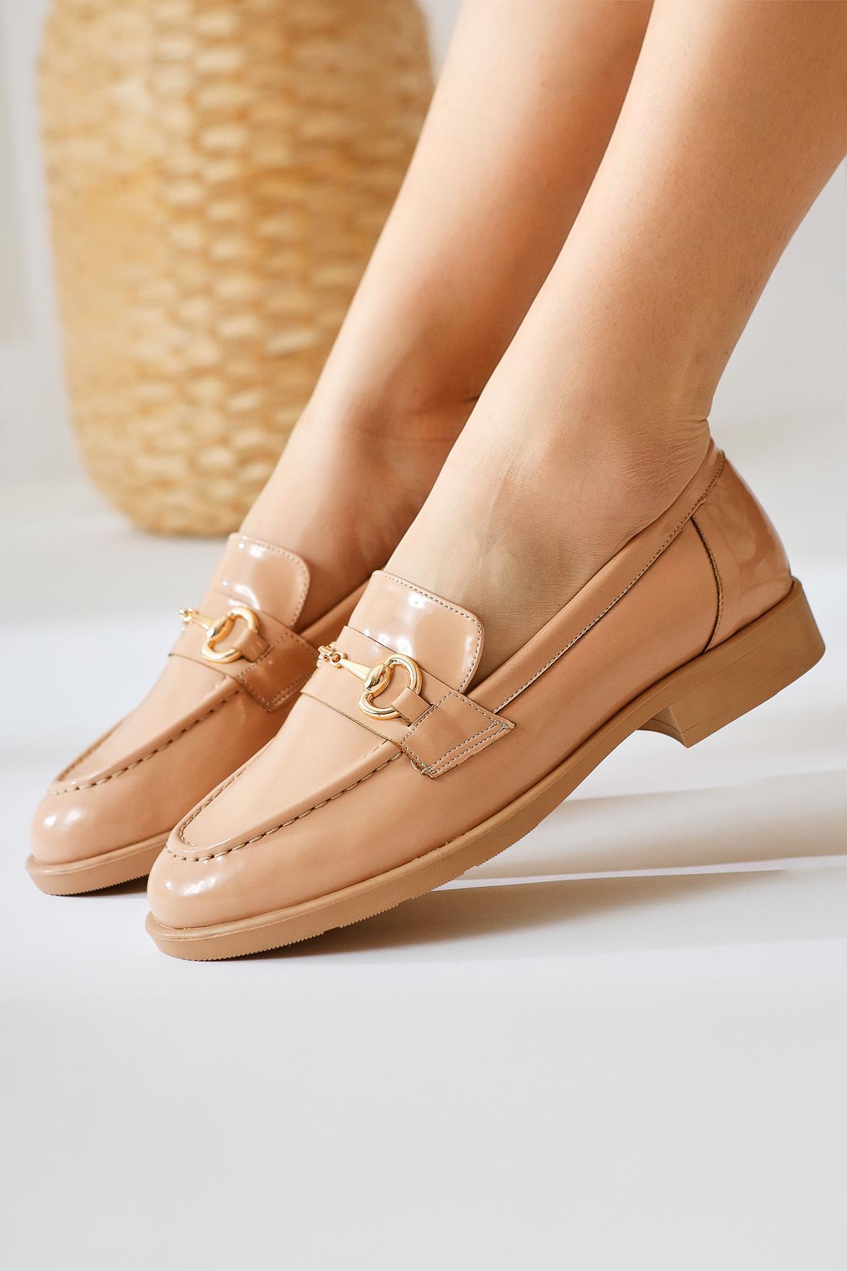 Lise Lott Salmon Patent Leather Buckle Detailed Casual Shoes