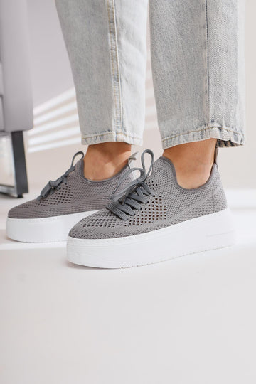Benito – Gray Knit Stretch Thick-Sole Sneaker (Women)