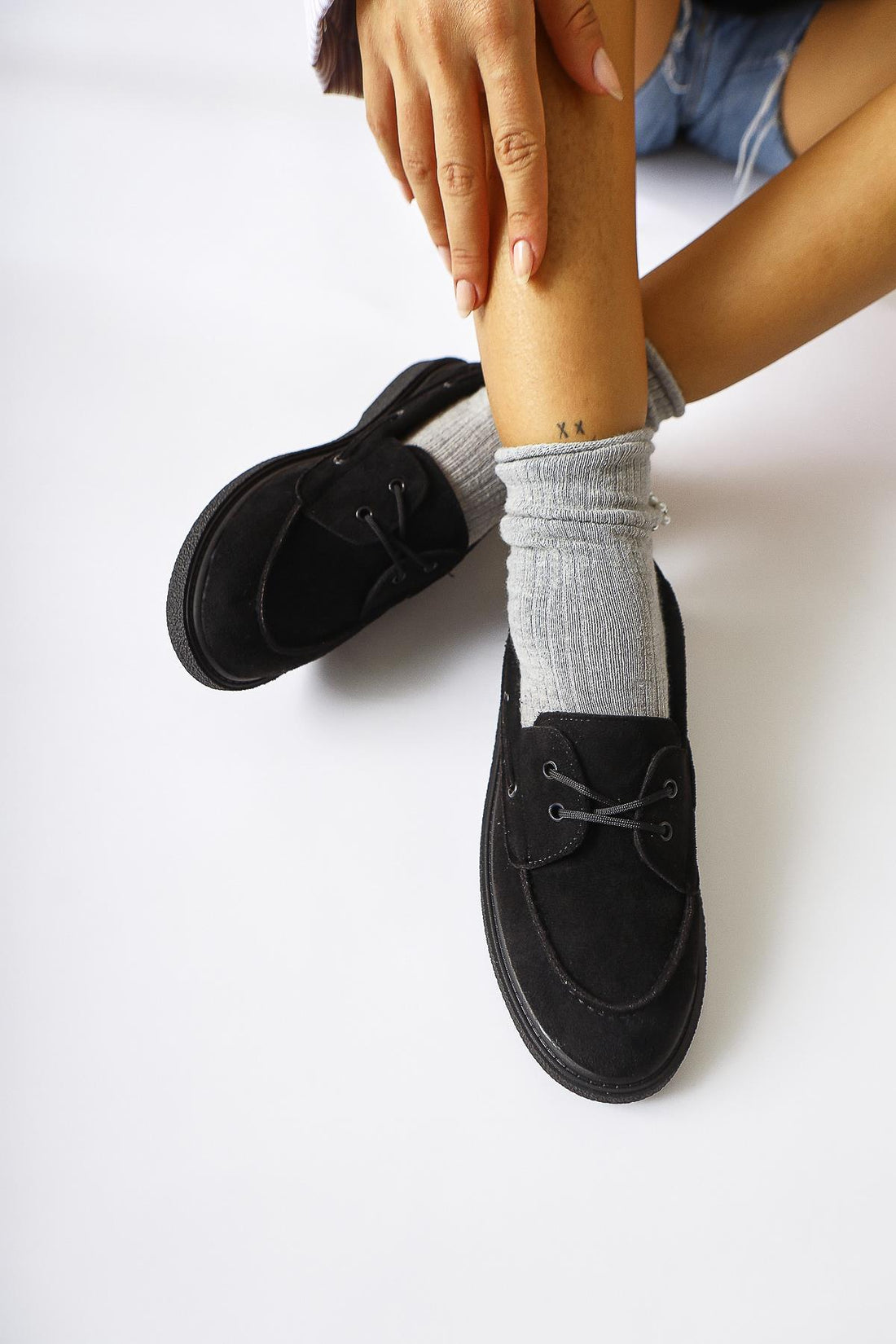 Janin Schwarze Wildleder Schnürschuhe für den täglichen Gebrauch