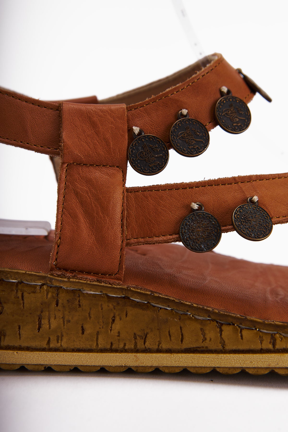 Echtes Leder Lilah Tan Antik Detail Damen Sandale