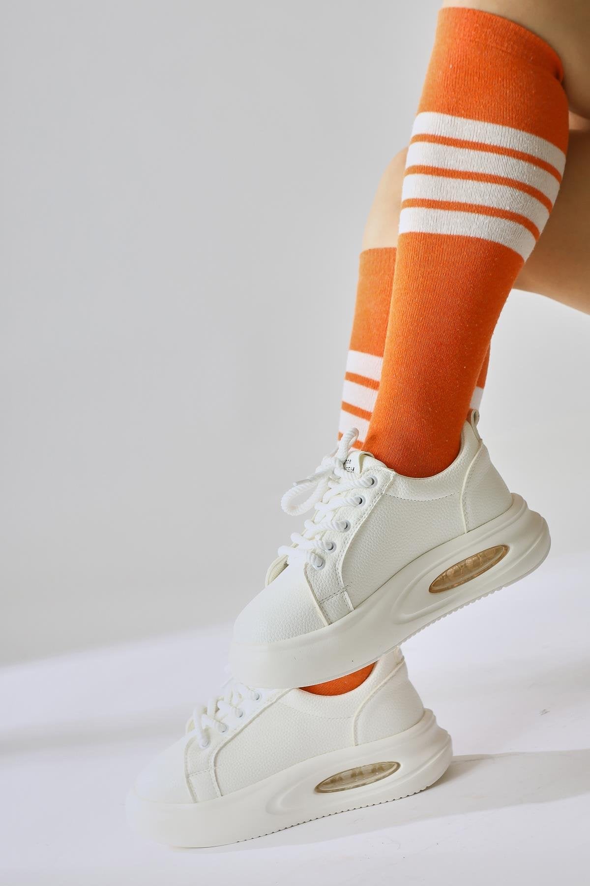 Loura Ecru Leder Muster Sneakers mit cooler Sohle