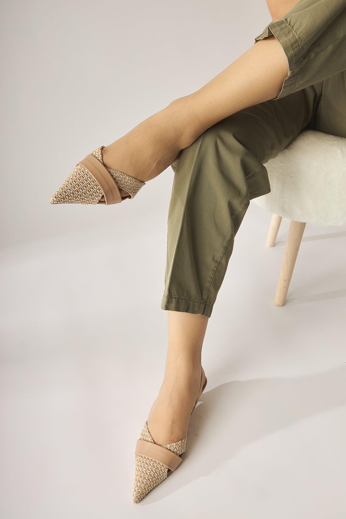 Hina Beige Geflochtene Details Niedriger Absatz Damen Sandalen