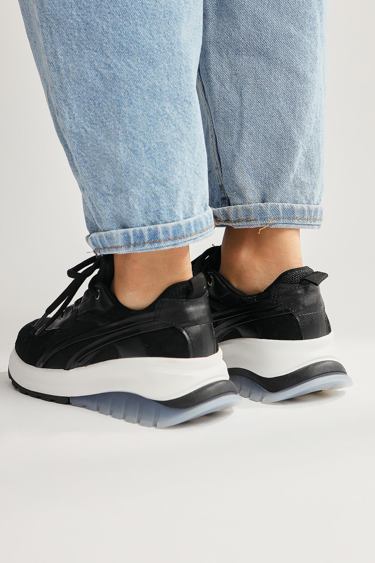 Jillian Black Heeled Detail Sport Shoe