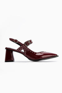 Nuria Damen Spitz Zehenriemen Sandale in Bordo Patent