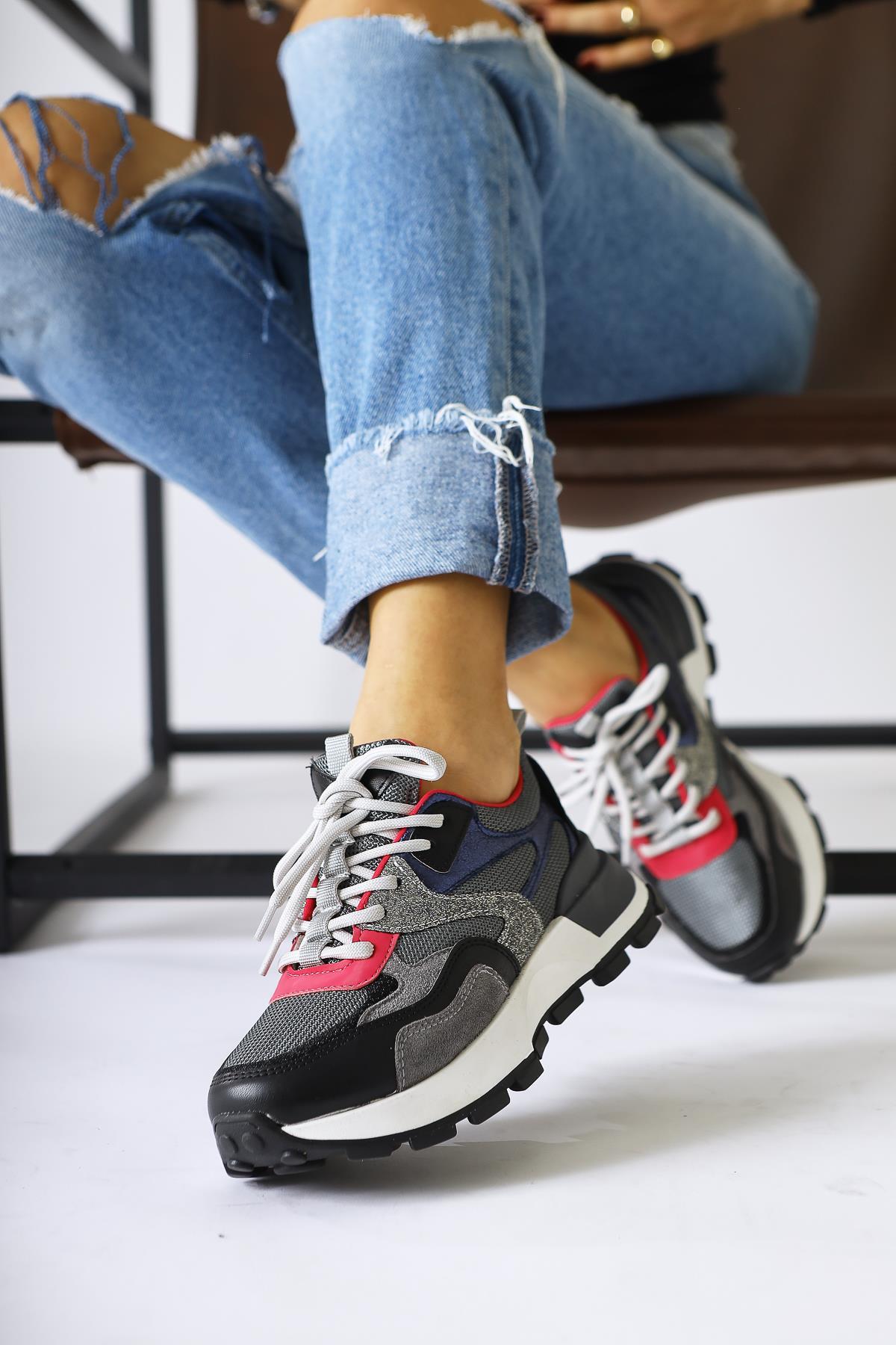 Netta Schwarze Mesh-Detail Schnürsneaker