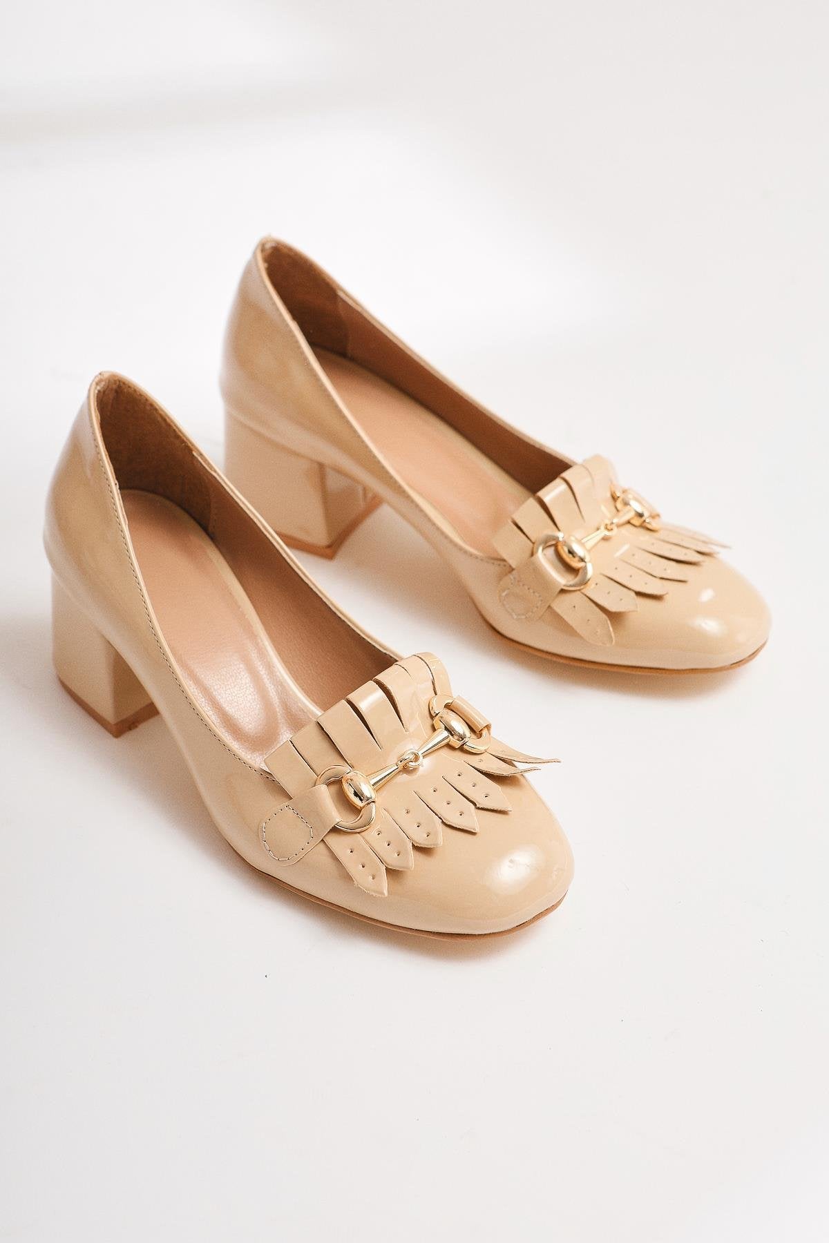Anne-Caroline Beige Patent Leather Buckle Detailed Low Heel Shoes