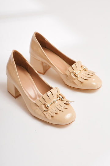 Anne-Caroline Beige Patent Leather Buckle Detailed Low Heel Shoes