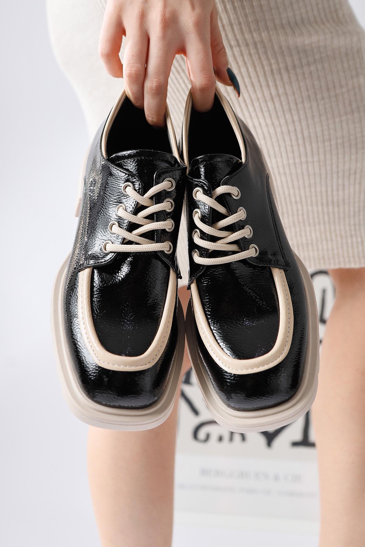 Niven Black Creased Patent Leather Beige Detailed Loafers