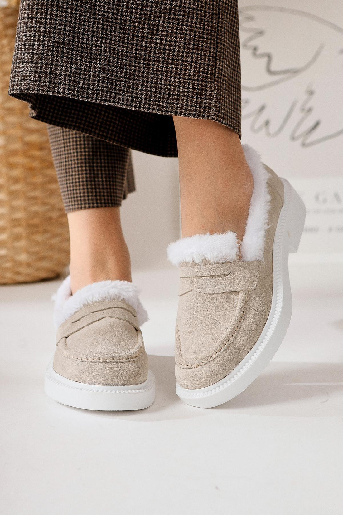 Tommie – Beige [Echtleder] Velours Schuh (Damen)