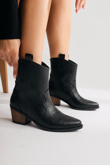 Joo Schwarzer Spitz Zehen Bestickter Westernstiefel