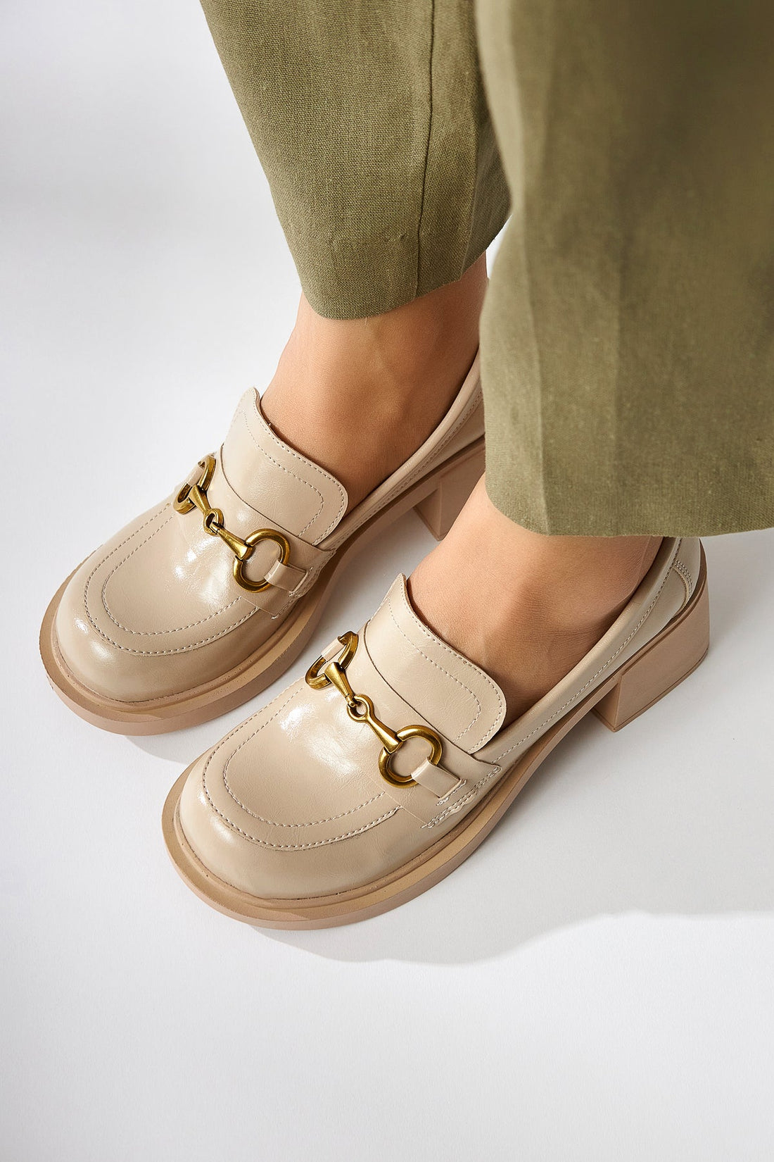 Berita Damen Chunky Heel Schuh in Beige