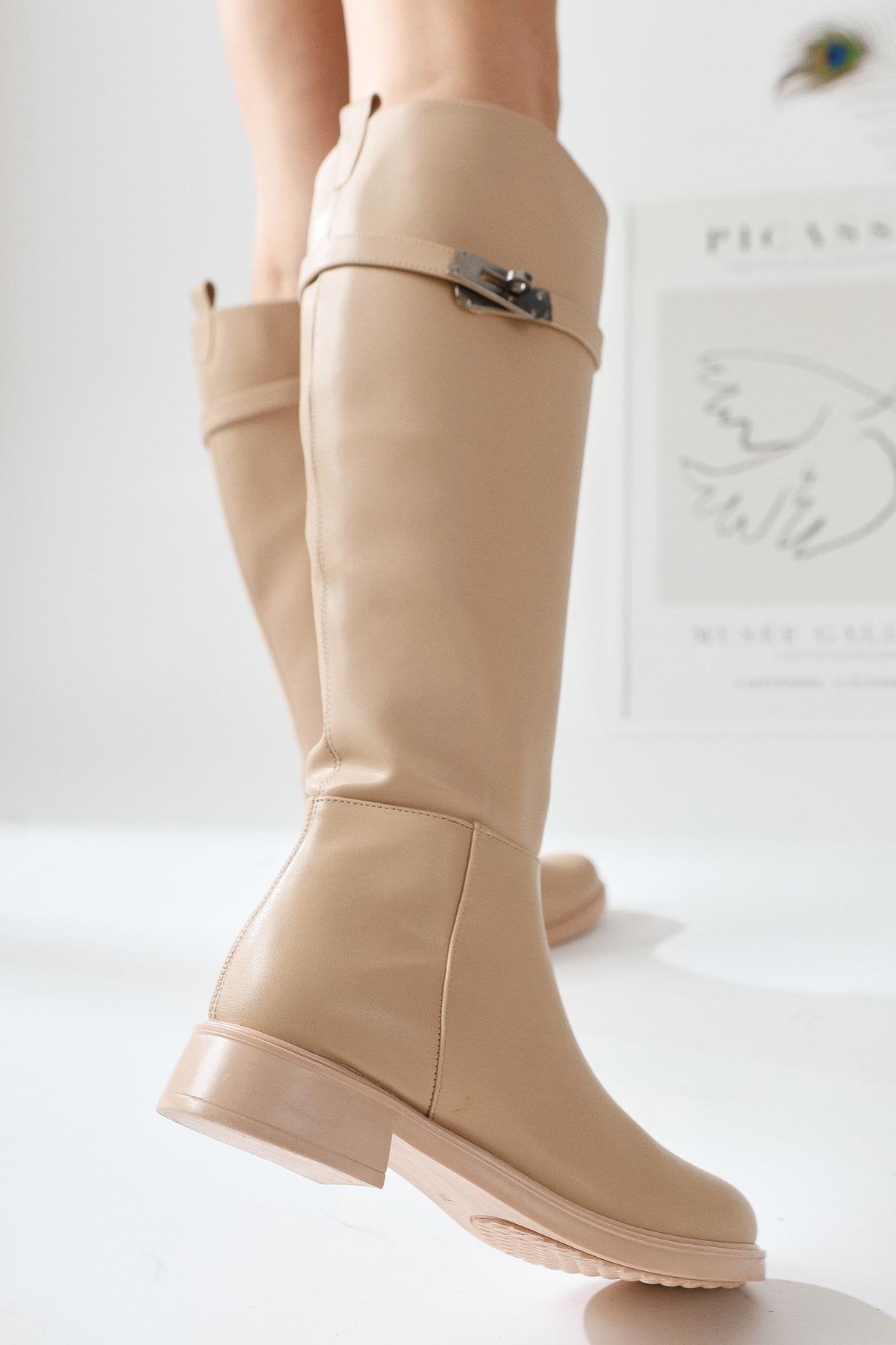 Kanako Nud Accessory Zippered Low Heel Boots
