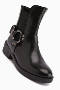 Janis – Black Buckle-Detail Boot (Women)
