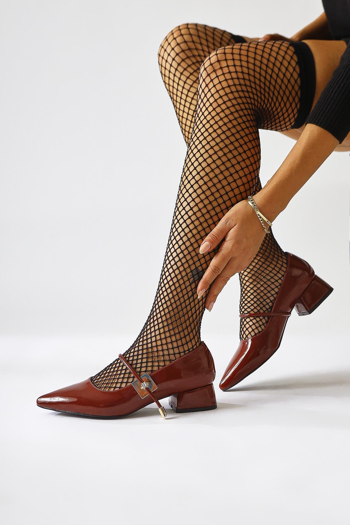 Micha – Burgundy Patent Pointed-Toe Single-Strap Buckle-Detail Low-Heel Everyday Shoe (Women)