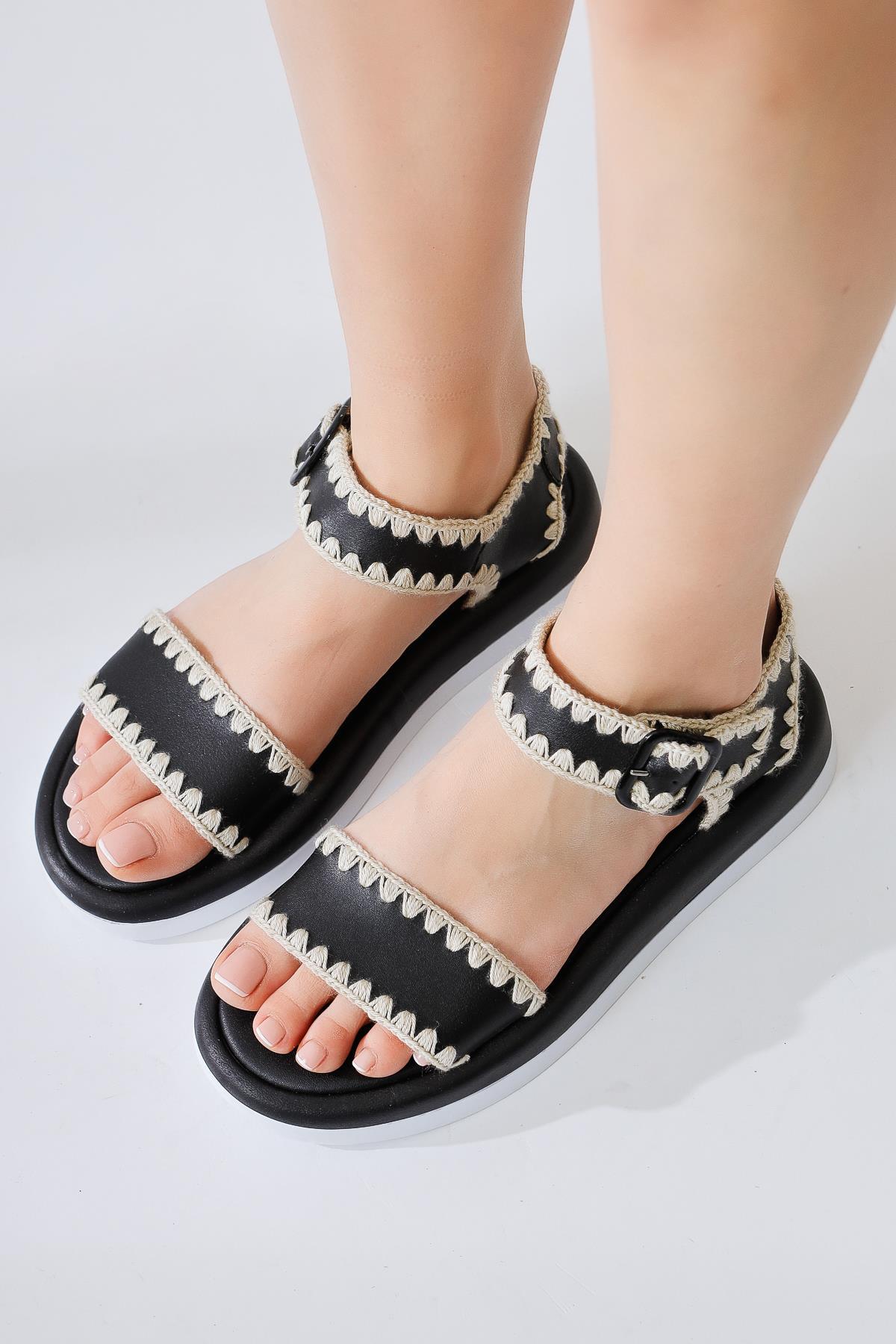 Nonna Black Embroidered Detailed Thick Strap Sandals
