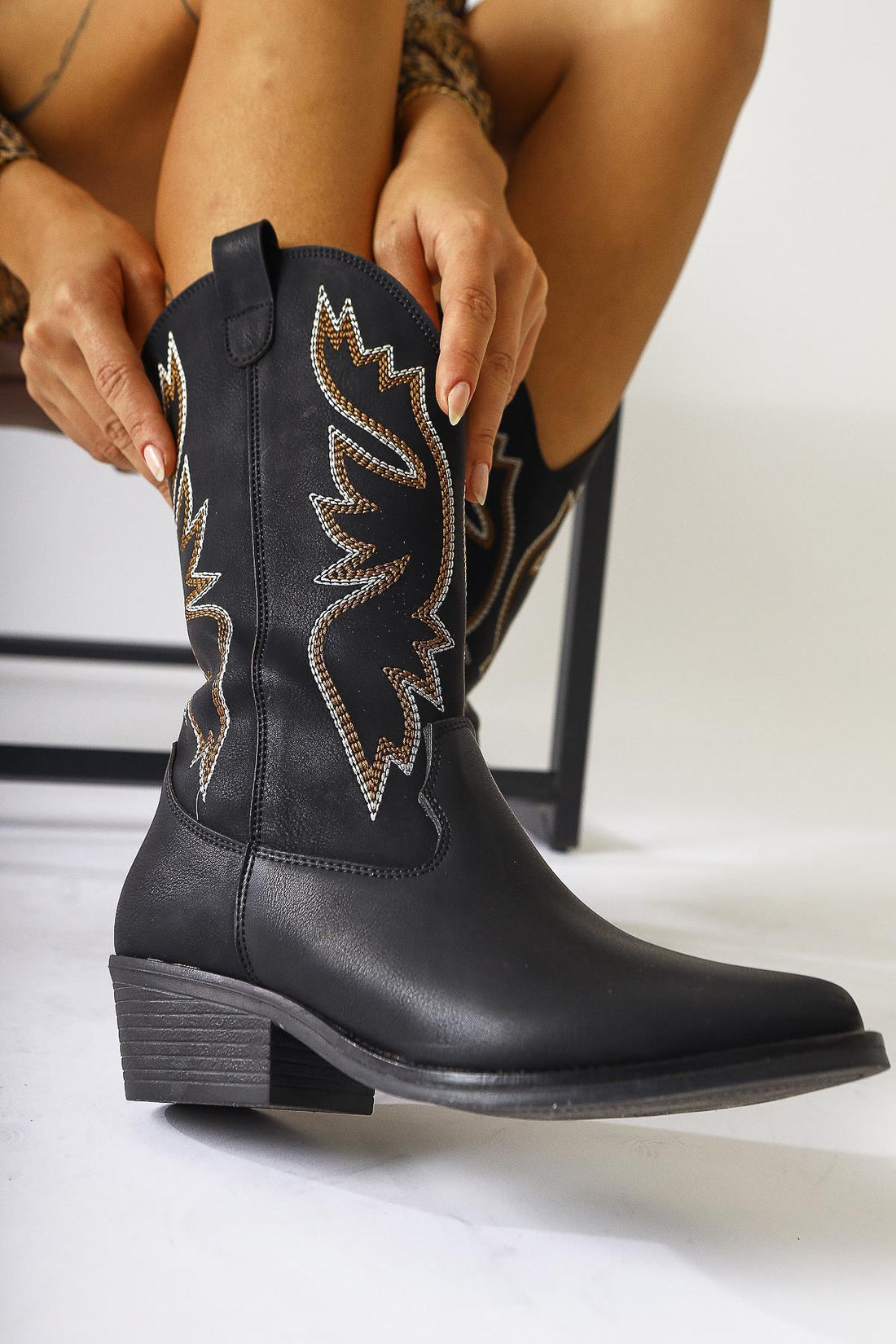 Sirinya – Black Pointed-Toe Embroidered Western Boot (Women)