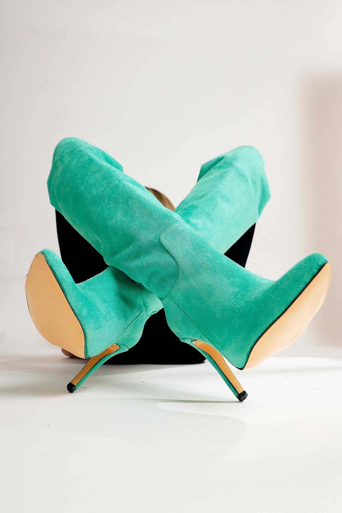 Nenya – Grün gemustertes Velours Overknee-Stiefel mit spitzer Zehenpartie und Stilettoabsatz (Damen)