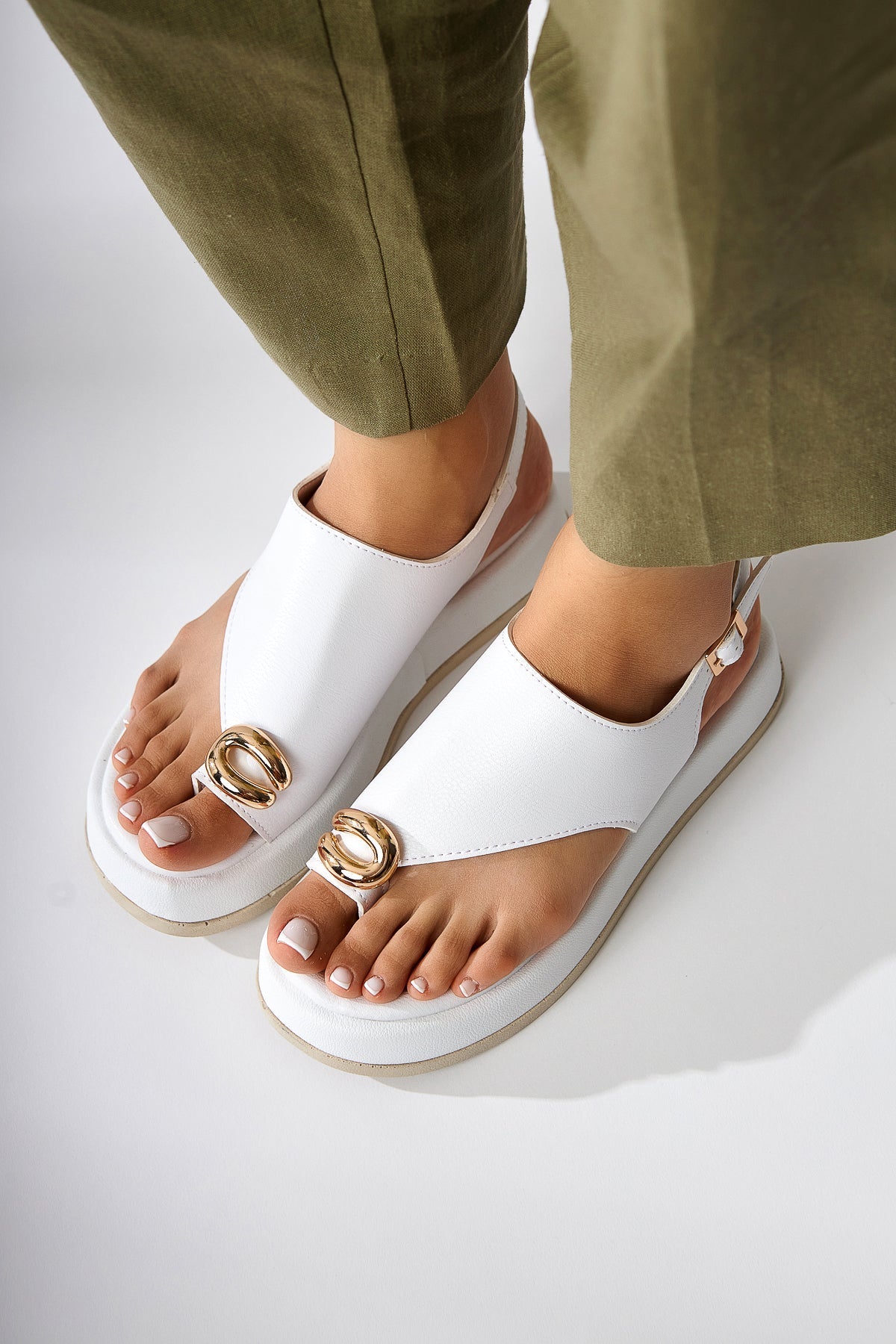 Troya Weiß Zehenpfosten Geschnallt Damen Sandalen