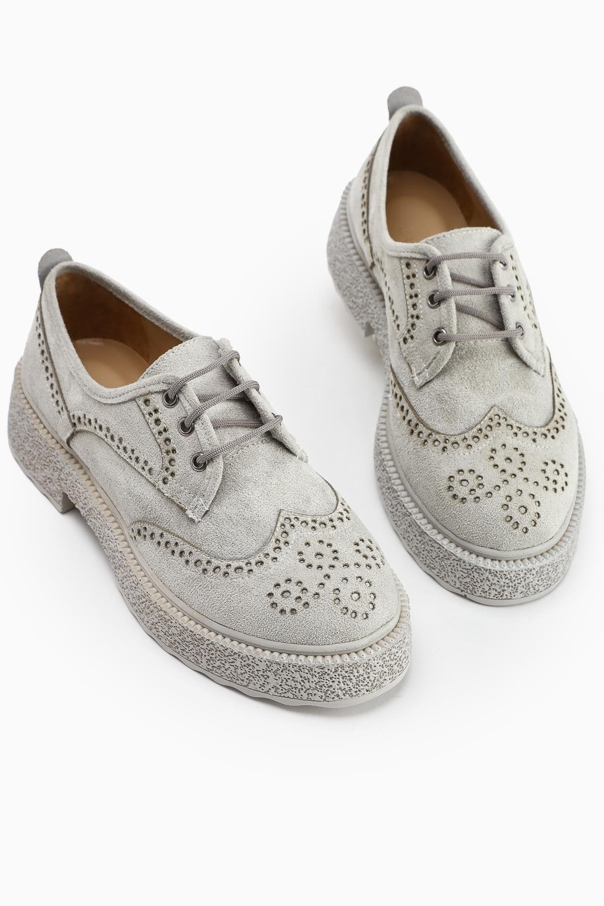 Rossy Ice Wildleder Ovaler Zehen Laser Cut Alltagsschuh für Frauen