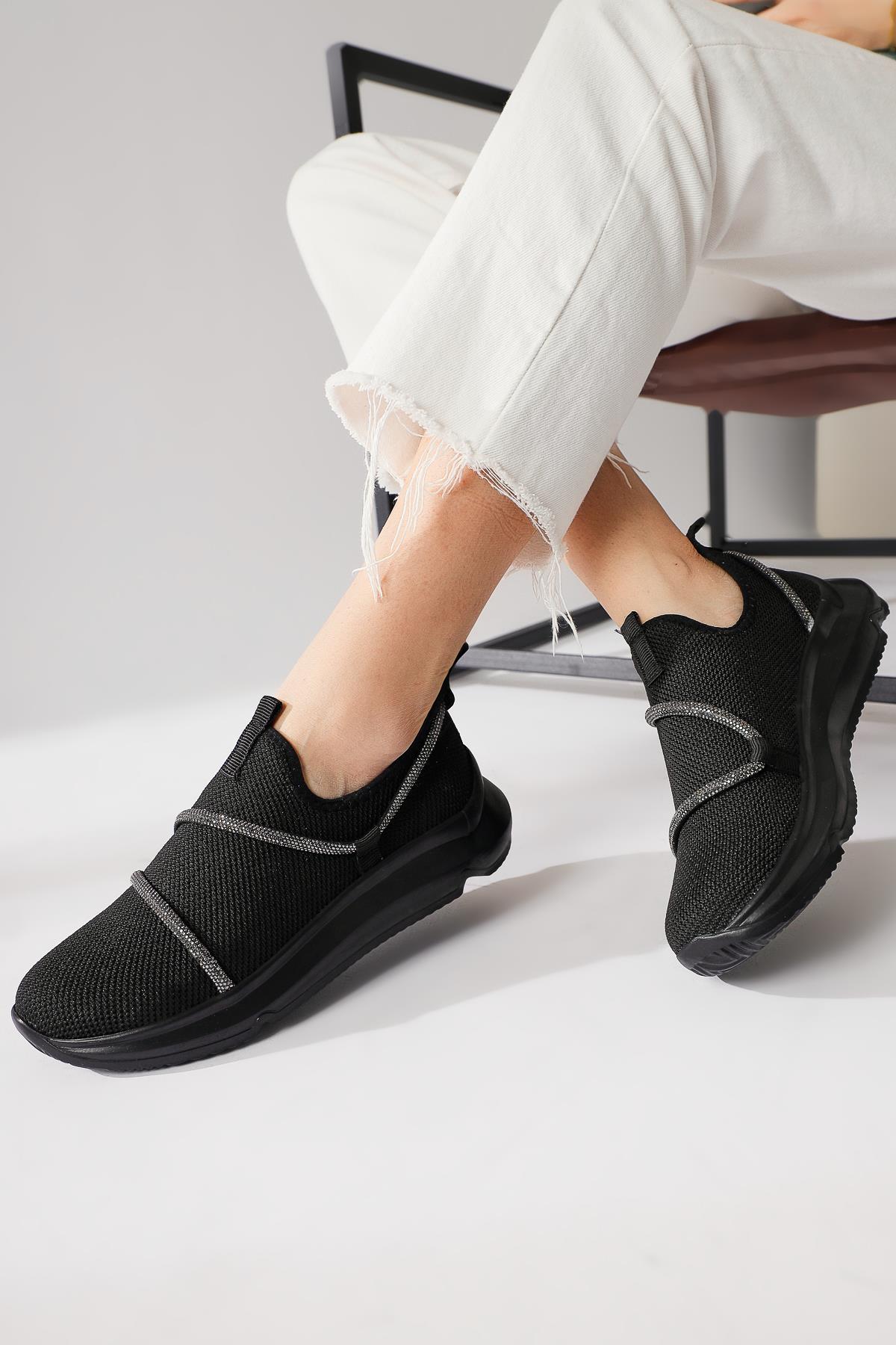 Lorrie Schwarze Sneakers mit Stein-Detail