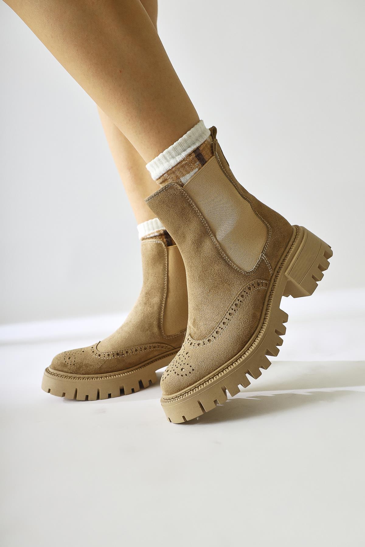 Leyah – Nude Suede Laser-Cut Detail Elastic Boot (Women)