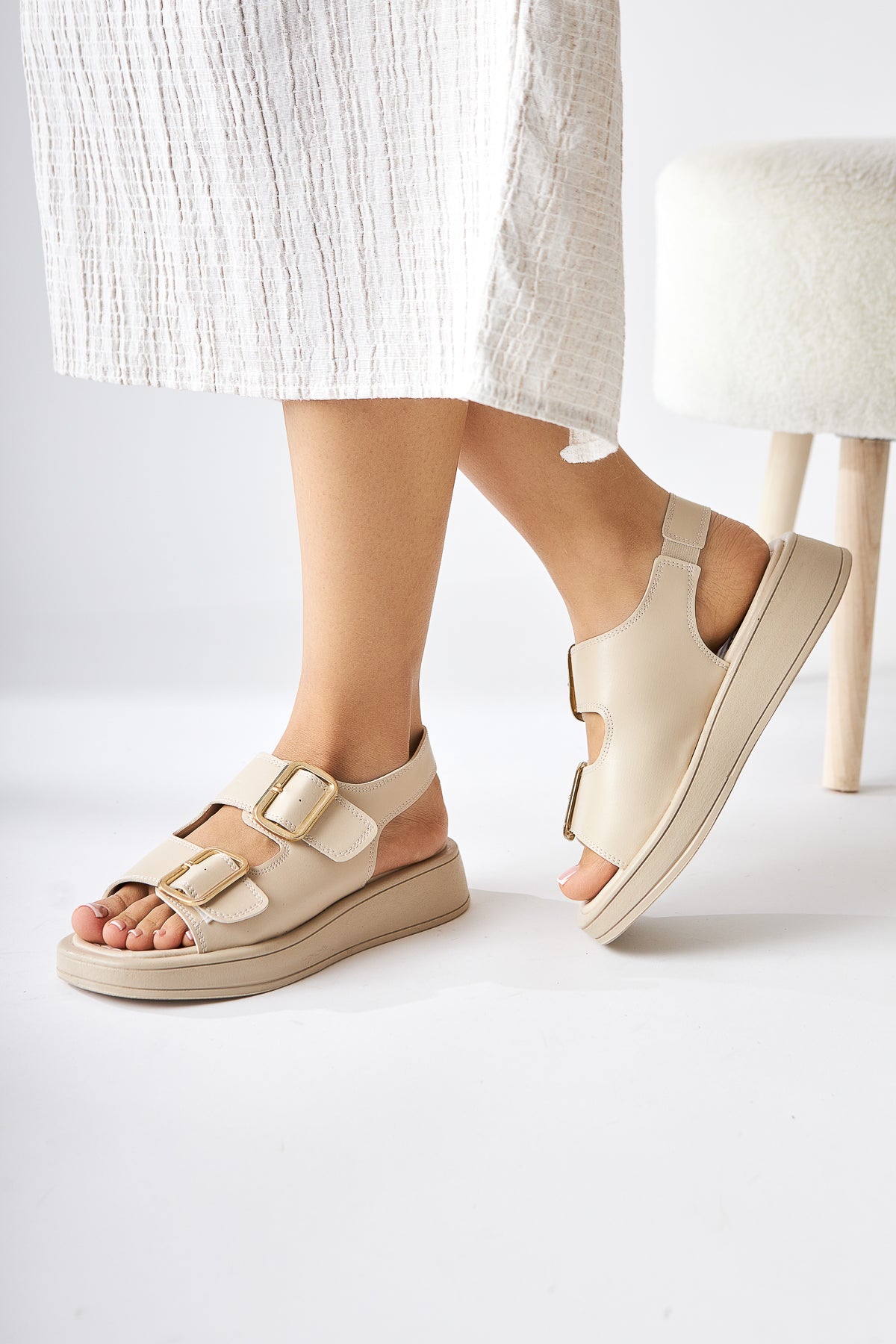 Lemis Cream Buckled Women's Sandals