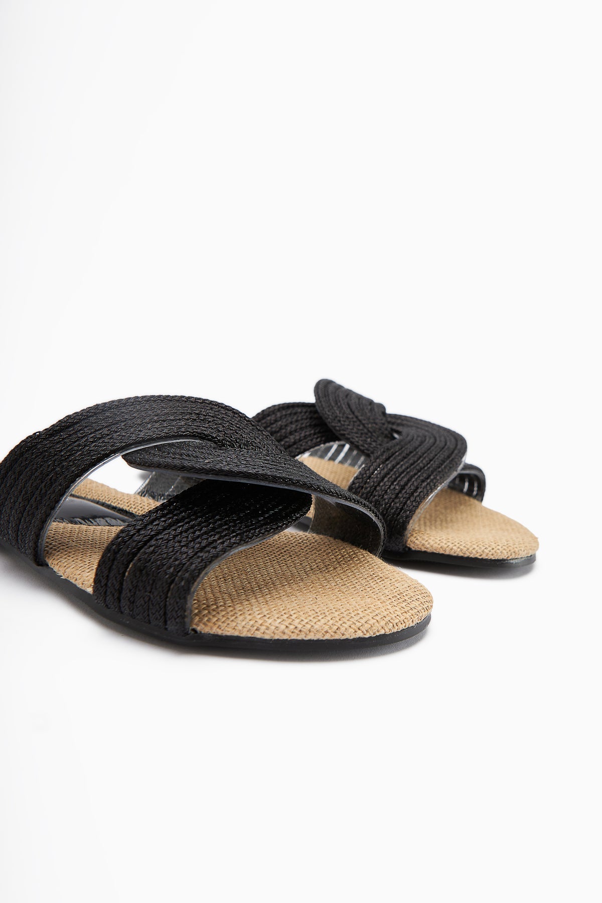 Nihaal Schwarze Stroh-Kreuzriemen Flache Damen Hausschuhe