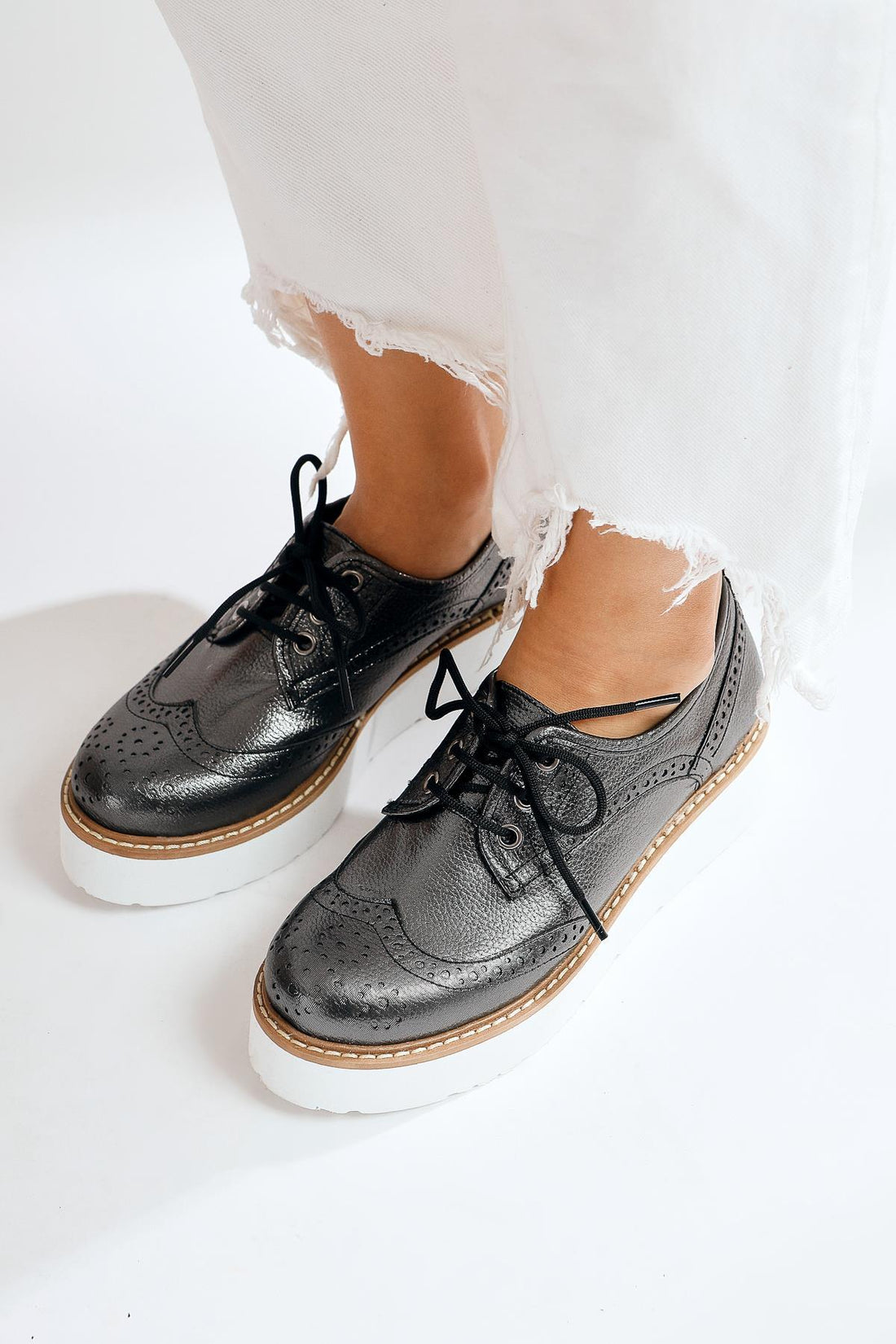 Lila – Lila Platin Oxford mit Schnürung, Plateau und Laser-Cut (Damen)
