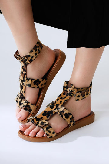 Rayen Echtes Leder Dreifachriemen Nieten Gürtel Sandale