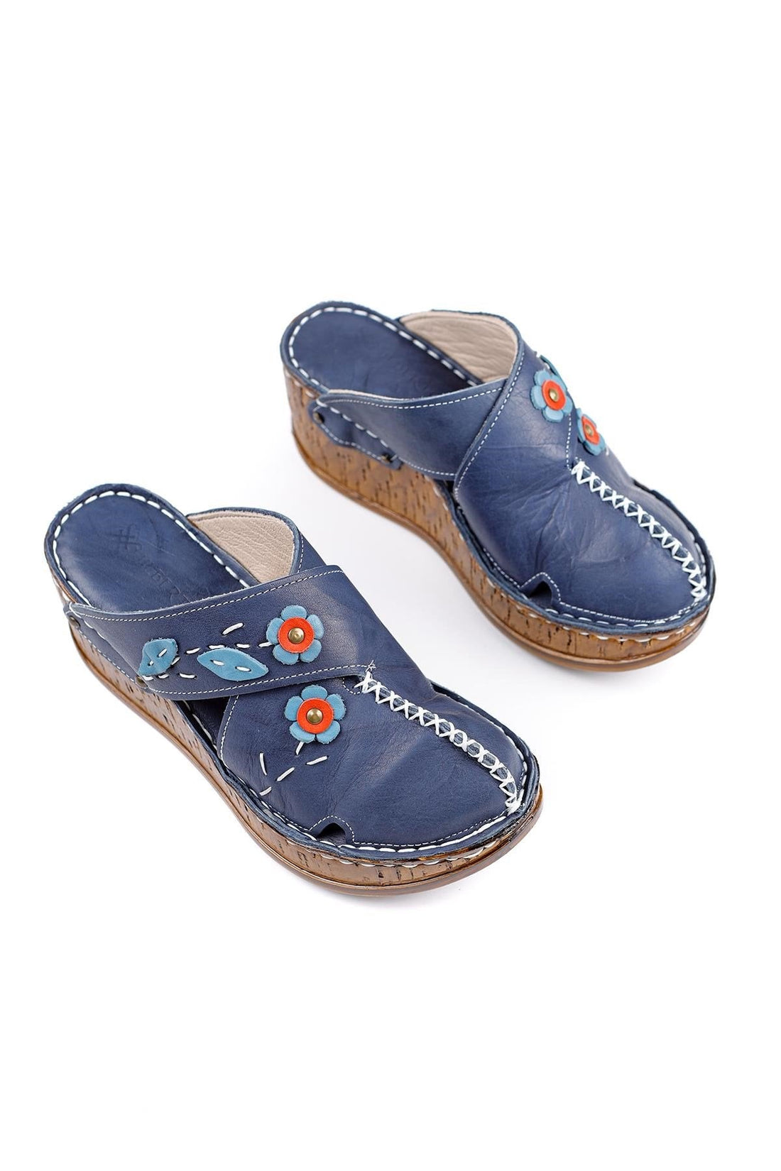 Alto Echtes Leder Sax Keilabsatz Hausschuh mit Distressed Sohle und Komfort Design