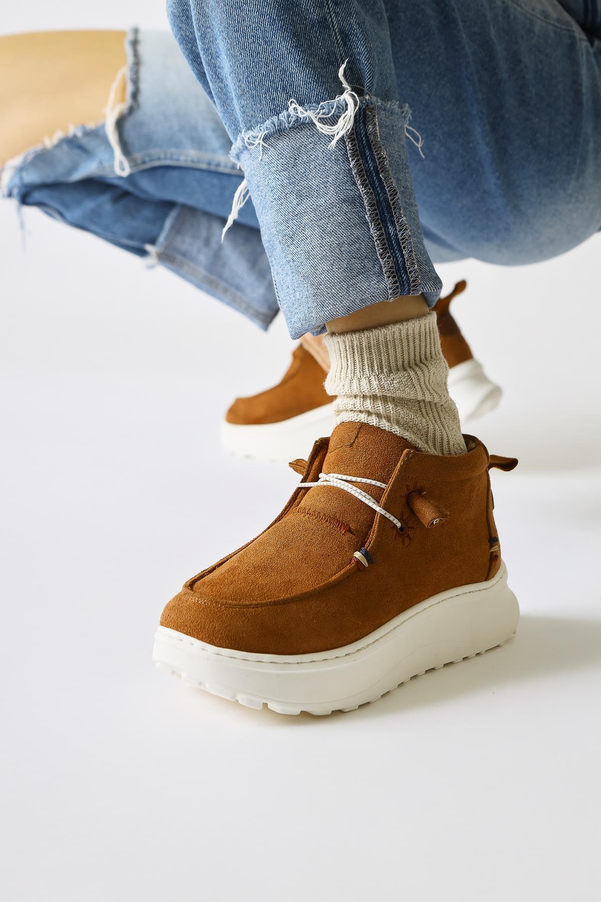 Stacey Taba Wildleder Schnür-Casual-Schuhe