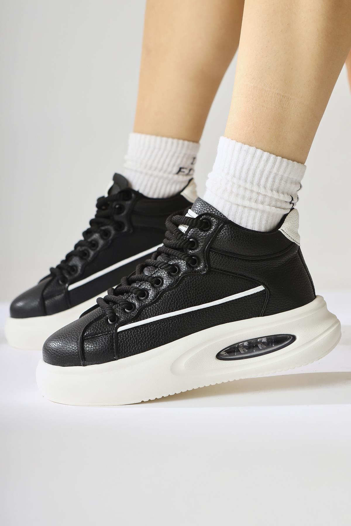 Lourin – Black Leather-Look Pattern Chunky Sole Lace-Up Sport Boot (Women)