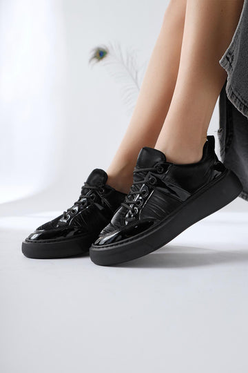Jakleen Schwarze Lackleder-Detaillierte Fallschirm-Sneakers
