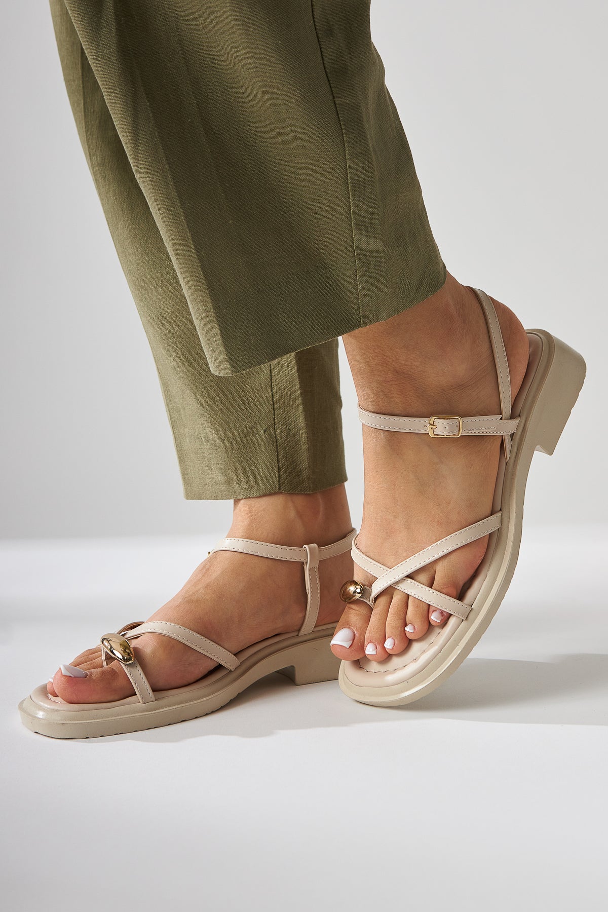 Lissi Beige Kreuzriemen-Schnallensandalen für Damen