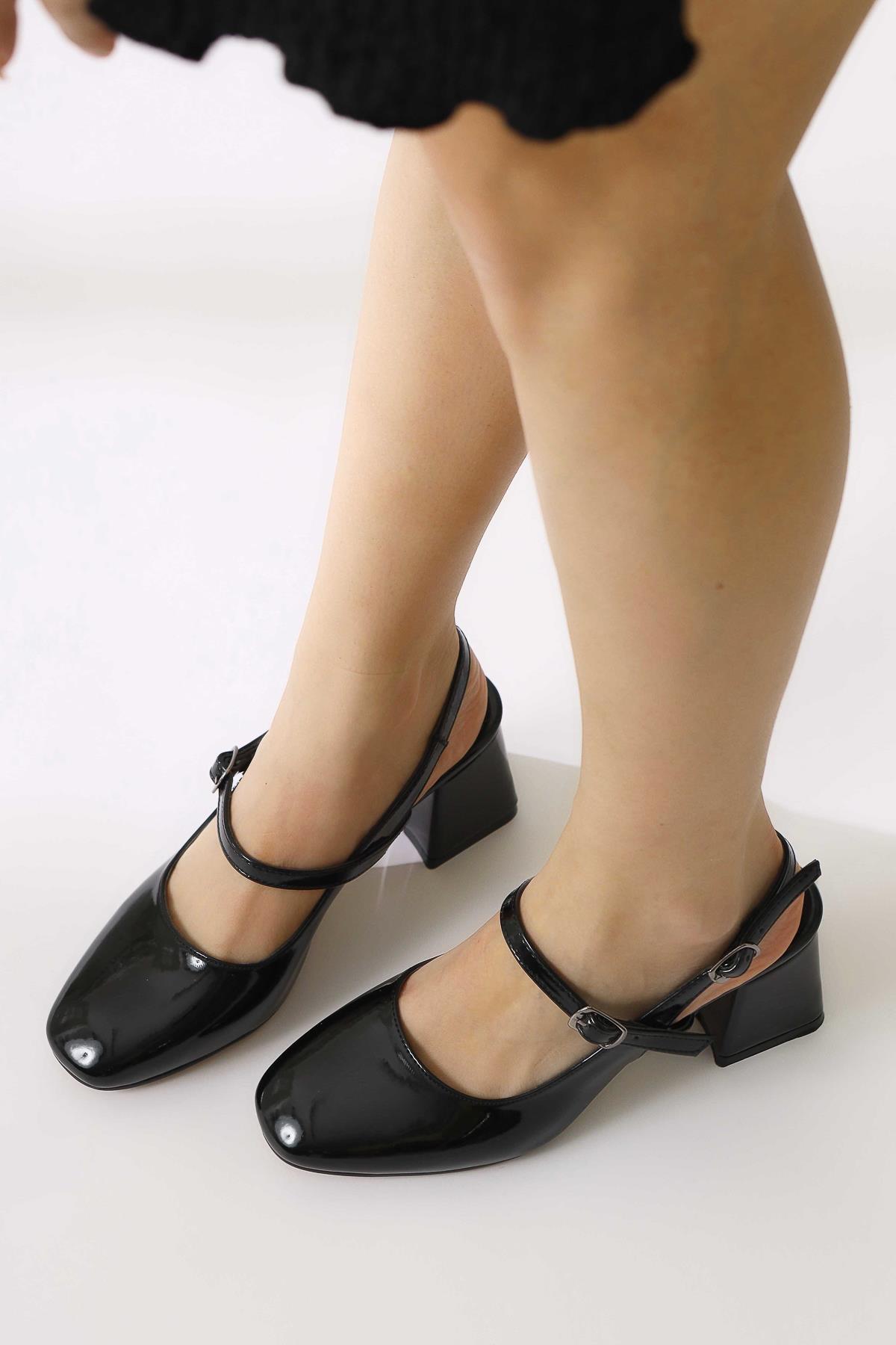 Anna-Belle Black Patent Leather Oval Toe Thin Strap Casual Shoes
