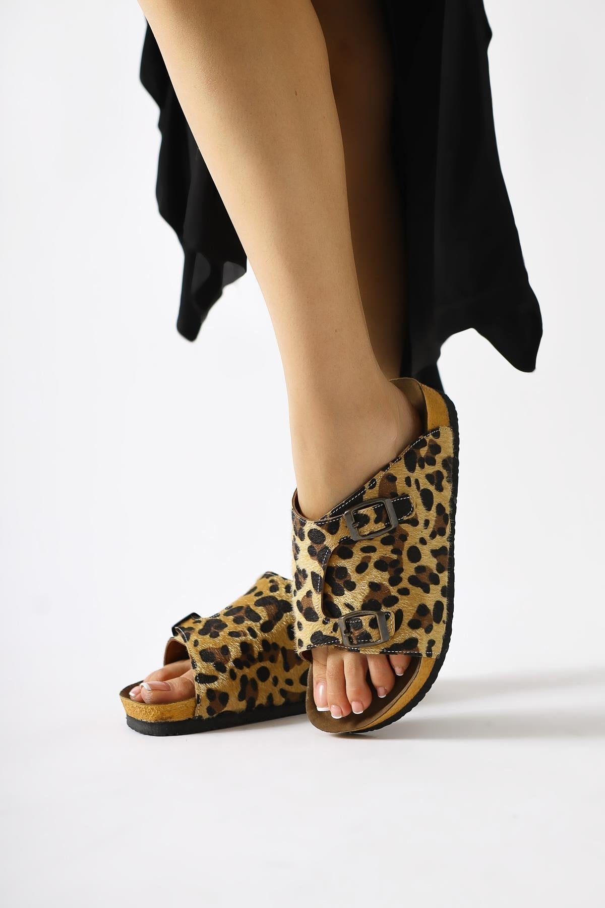 Christella – Leoparden-Velours Slide mit Doppel-Schnallen-Detail (Damen)