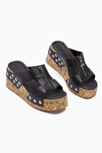 Goldis Black Screw Detailed Women's Slippers