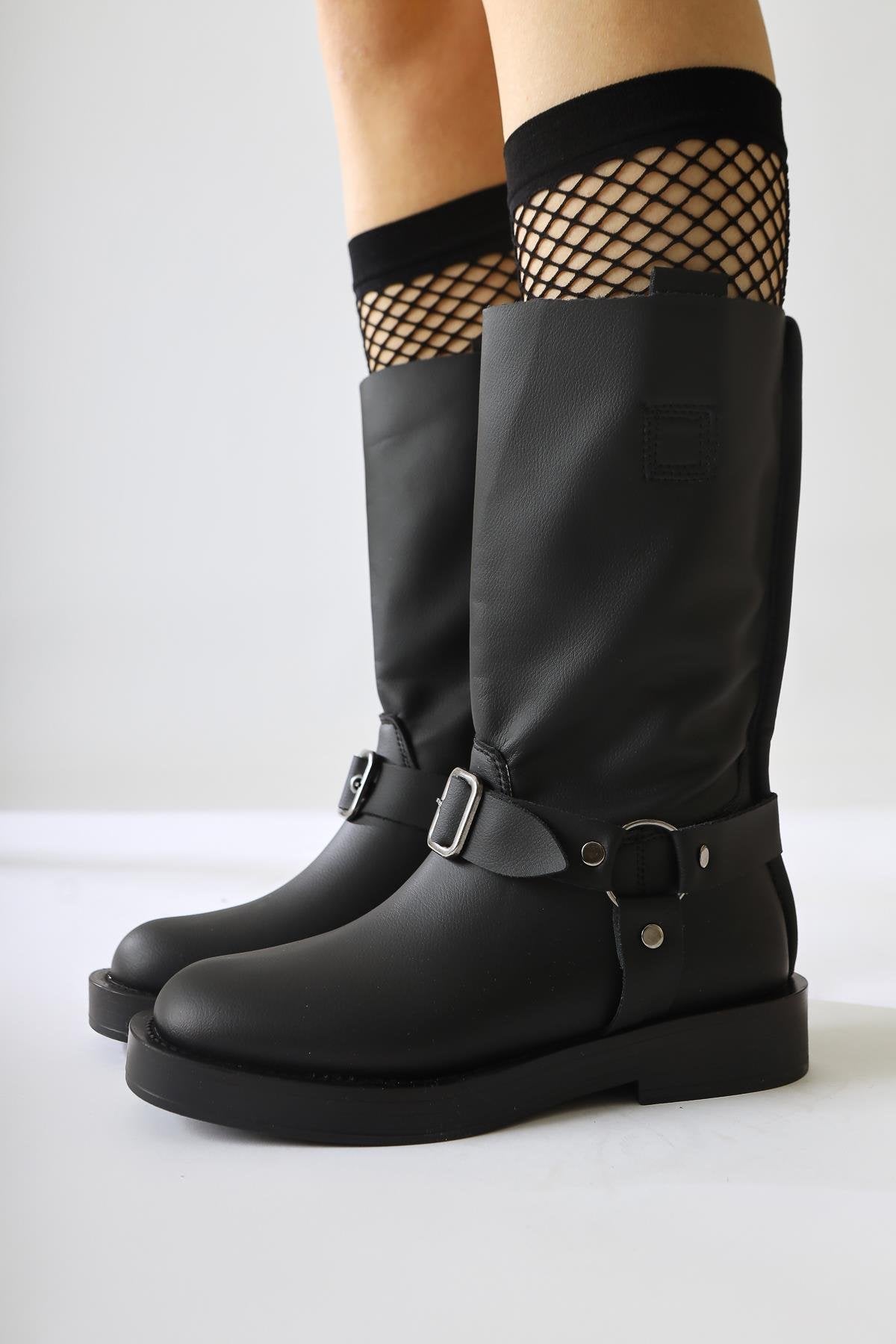 Lourd Black Soft Leather Belt Detailed Boots