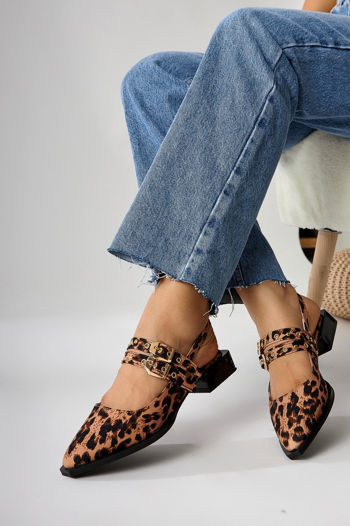 Siran Damen Leopardendruck Doppelriemen Sandale