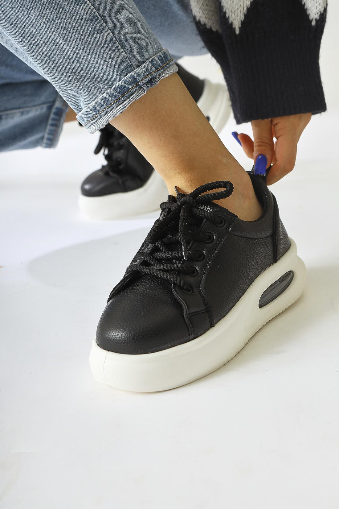 Loura Black Leather Patterned Air Sole Lace-Up Sneakers
