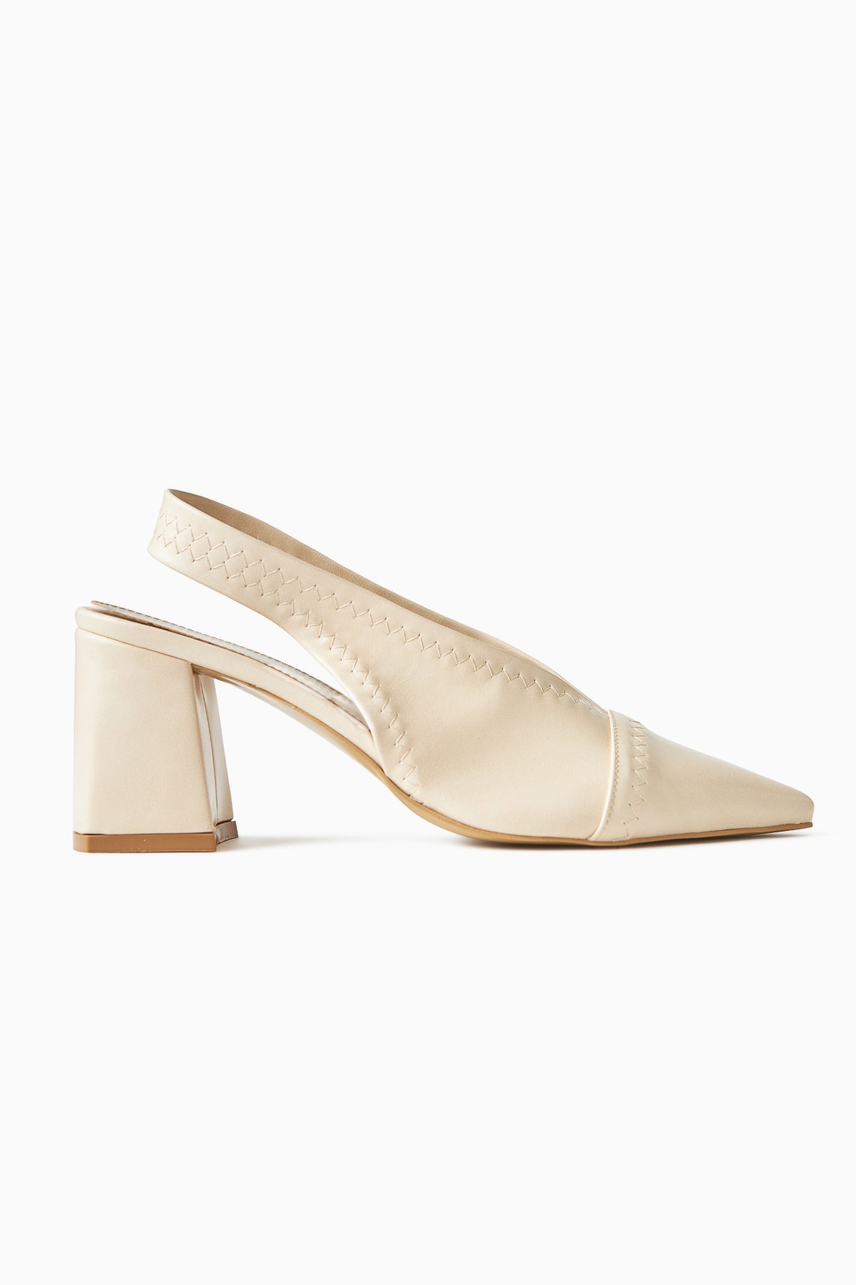 Essie – Off-White Pointed-Toe Elastic-Stitch Detail Block Heel Shoe (Women)