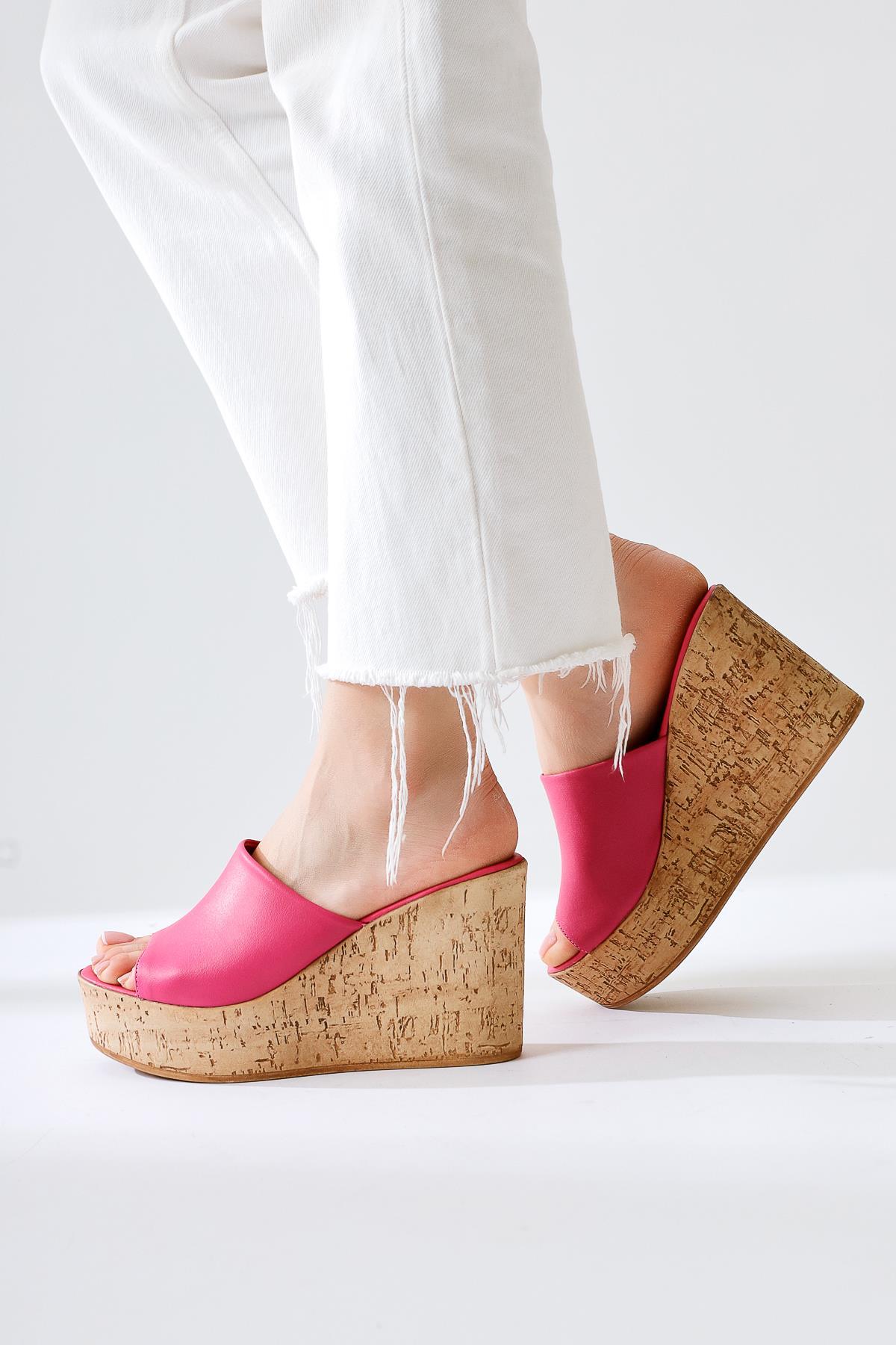 Riya Fuchsia Thick Cork Soled Slippers