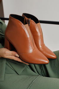 Maria Elena Brown Pointed Toe Zippered Heeled Boots