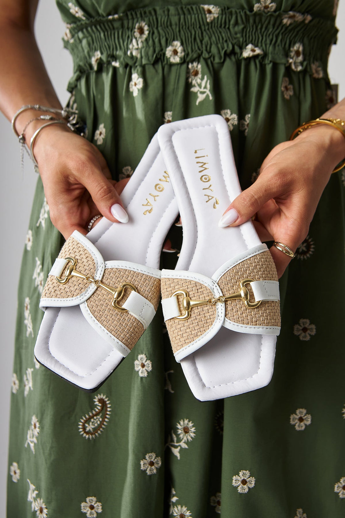 Elanor Weiße Damen Flache Pantoffeln mit Schnalle