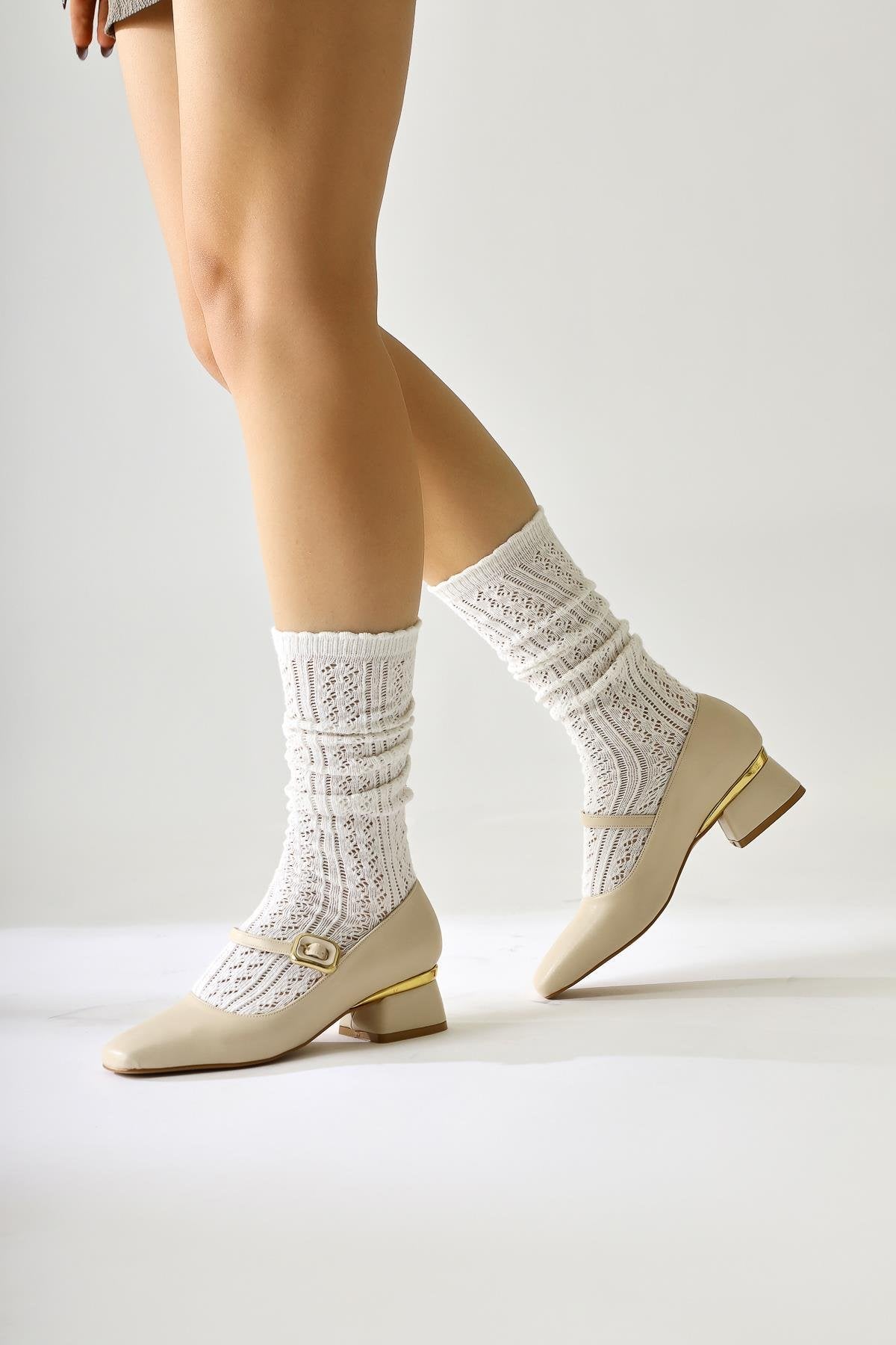 Abby Beige Quadratische Zehen Schnallen-Detail Freizeitschuhe