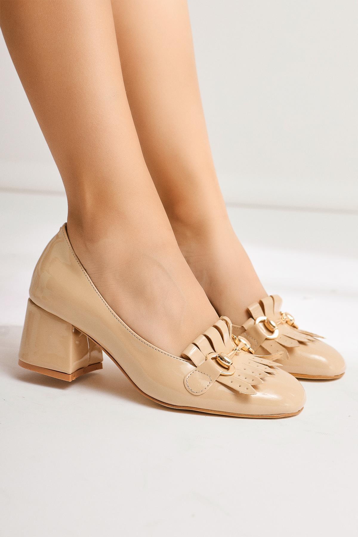 Anne-Caroline Beige Patent Leather Buckle Detailed Low Heel Shoes