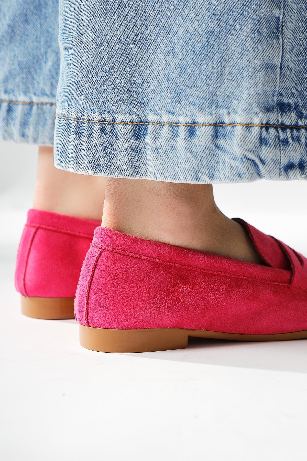 Sheri Fuchsia Suede Casual Shoes